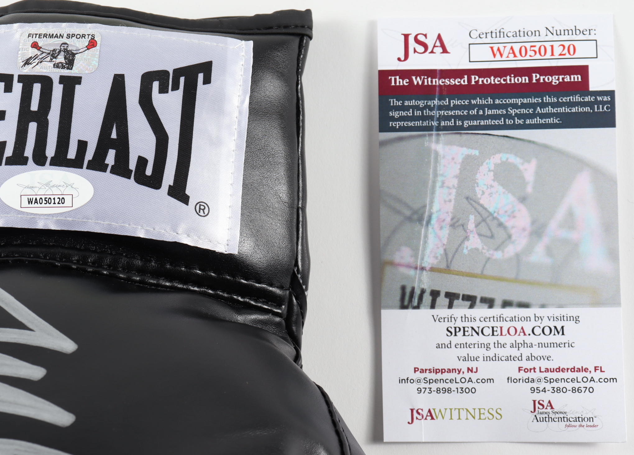 Mike Tyson Signed Everlast Boxing Glove (JSA & Tyson) at PristineAuction.com Mike Tyson Signed Everlast Boxing Glove (JSA & Tyson) at PristineAuction.com