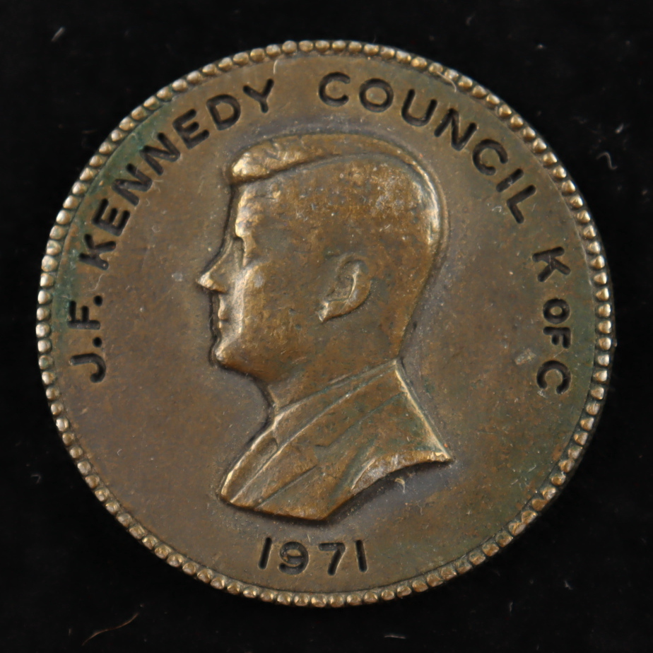 Vintage 1971 John F. Kennedy Commemorative Knight of Columbus Token at PristineAuction.com Vintage 1971 John F. Kennedy Commemorative Knight of Columbus Token at PristineAuction.com