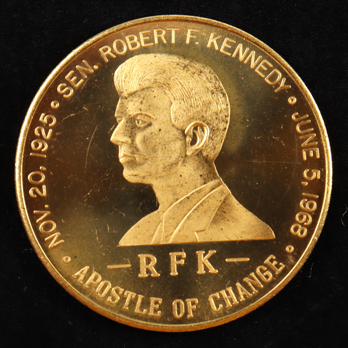 Robert F. Kennedy Commemorative "Apostle of Change" Medallion at PristineAuction.com Robert F. Kennedy Commemorative "Apostle of Change" Medallion at PristineAuction.com