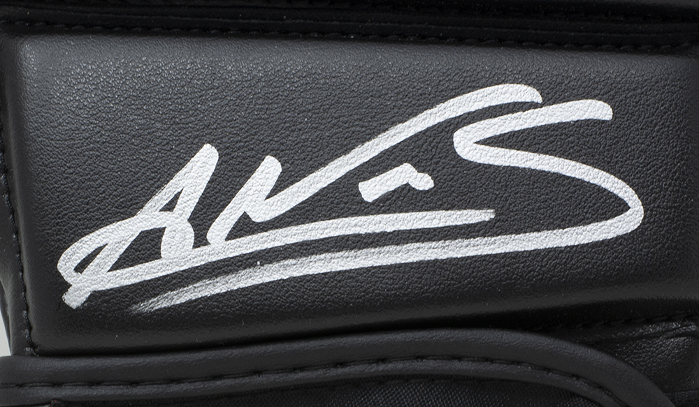 Amanda Nunes Signed UFC Glove (JSA) at PristineAuction.com Amanda Nunes Signed UFC Glove (JSA) at PristineAuction.com