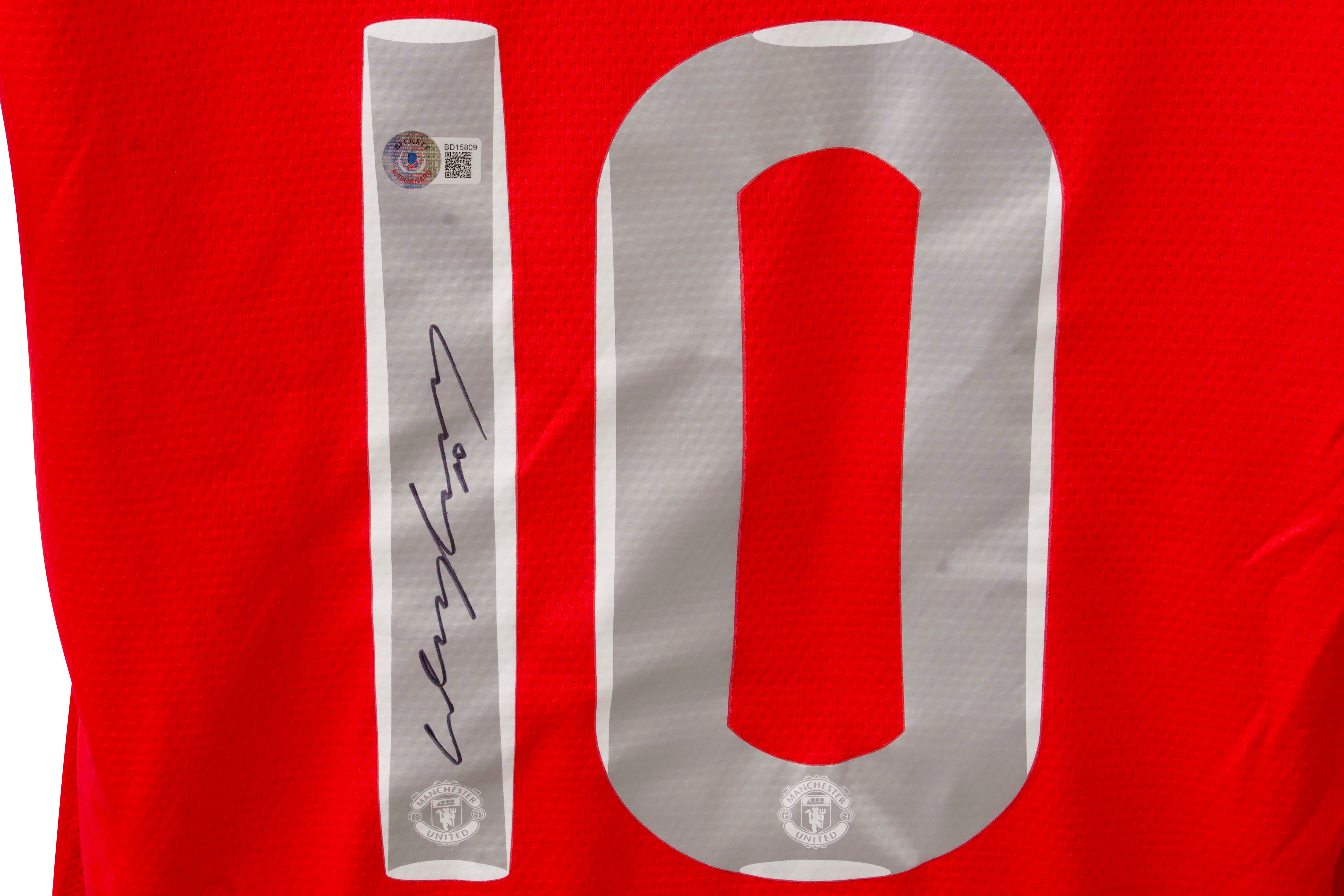 Wayne Rooney Signed Manchester United Jersey (Beckett) at PristineAuction.com Wayne Rooney Signed Manchester United Jersey (Beckett) at PristineAuction.com
