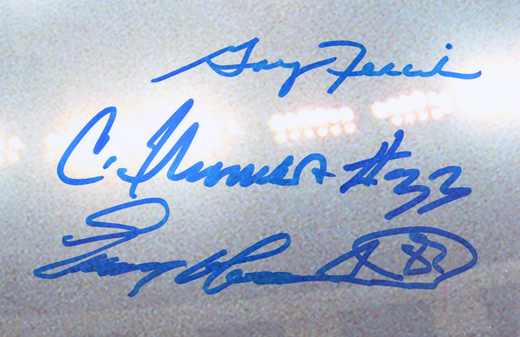 1986 Bears Super Bowl XX 16x20 Photo Signed by (24) with Mike Ditka, Mike Singletary, Steve McMichael, Gary Fencik (Schwartz) at PristineAuction.com 1986 Bears Super Bowl XX 16x20 Photo Signed by (24) with Mike Ditka, Mike Singletary, Steve McMichael, Gary Fencik (Schwartz) at PristineAuction.com