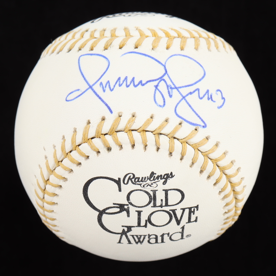Omar Vizquel Signed Gold Glove Award Baseball (JSA) at PristineAuction.com Omar Vizquel Signed Gold Glove Award Baseball (JSA) at PristineAuction.com
