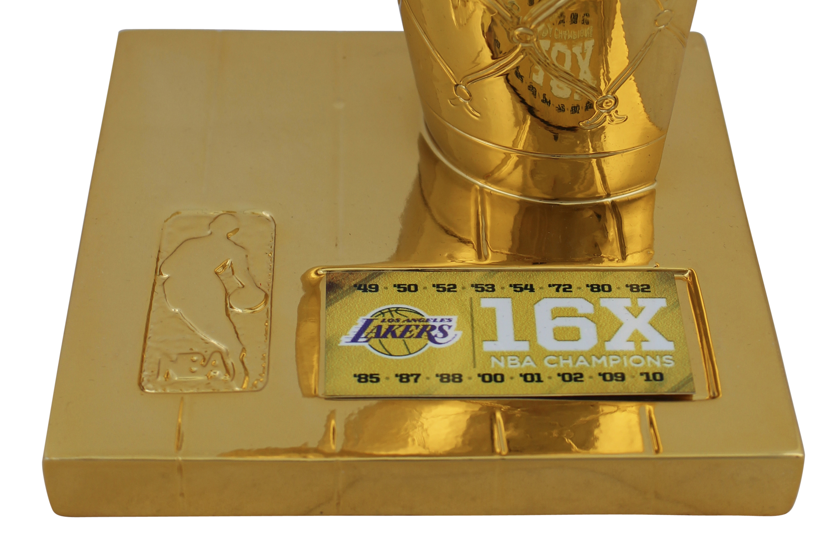 Shaquille O'Neal Signed 12" Larry O'Brien NBA Championship Trophy (Beckett) at PristineAuction.com Shaquille O'Neal Signed 12" Larry O'Brien NBA Championship Trophy (Beckett) at PristineAuction.com