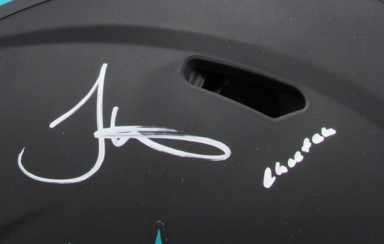 Tyreek Hill Signed Dolphins Full-Size Authentic On-Field Eclipse Alternate Speed Helmet Inscribed "Cheetah" (Beckett) at PristineAuction.com Tyreek Hill Signed Dolphins Full-Size Authentic On-Field Eclipse Alternate Speed Helmet Inscribed "Cheetah" (Beckett) at PristineAuction.com