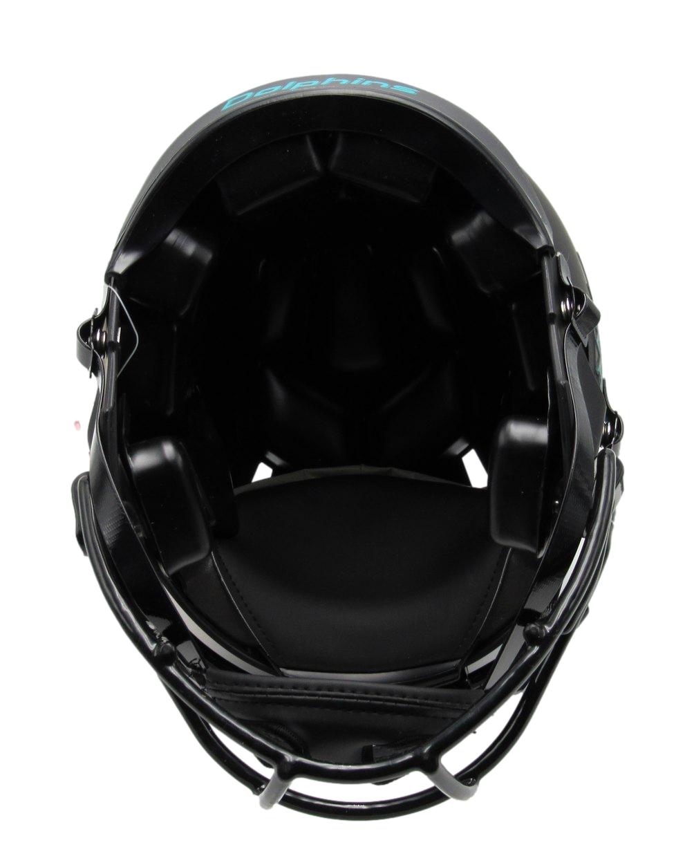 Tyreek Hill Signed Dolphins Full-Size Authentic On-Field Eclipse Alternate Speed Helmet Inscribed "Cheetah" (Beckett) at PristineAuction.com Tyreek Hill Signed Dolphins Full-Size Authentic On-Field Eclipse Alternate Speed Helmet Inscribed "Cheetah" (Beckett) at PristineAuction.com