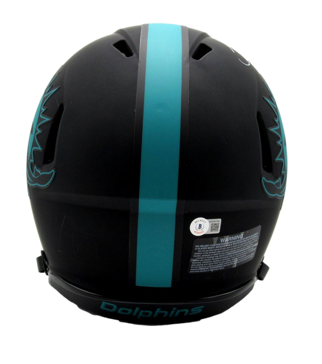 Tyreek Hill Signed Dolphins Full-Size Authentic On-Field Eclipse Alternate Speed Helmet Inscribed "Cheetah" (Beckett) at PristineAuction.com Tyreek Hill Signed Dolphins Full-Size Authentic On-Field Eclipse Alternate Speed Helmet Inscribed "Cheetah" (Beckett) at PristineAuction.com
