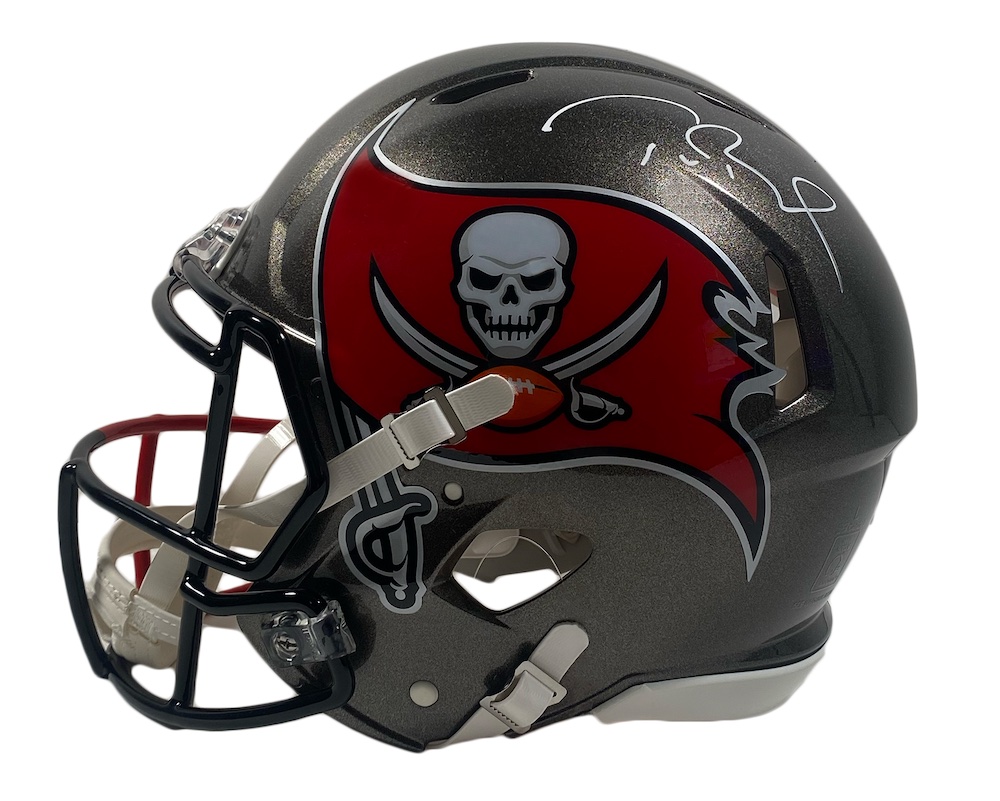 Tom Brady Signed Buccaneers / Patriots Full-Size Authentic On-Field Speed Helmet (Fanatics) at PristineAuction.com Tom Brady Signed Buccaneers / Patriots Full-Size Authentic On-Field Speed Helmet (Fanatics) at PristineAuction.com