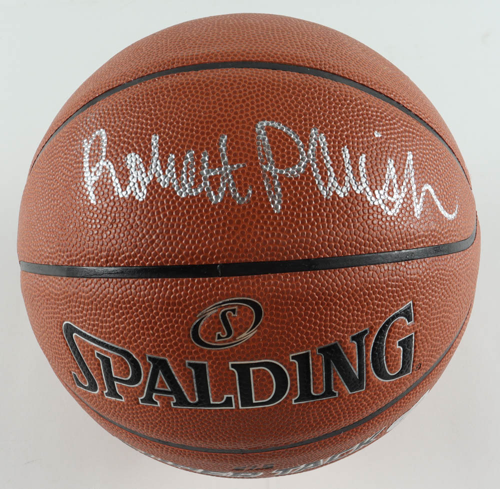 Robert Parish Signed Basketball (Beckett) at PristineAuction.com Robert Parish Signed Basketball (Beckett) at PristineAuction.com