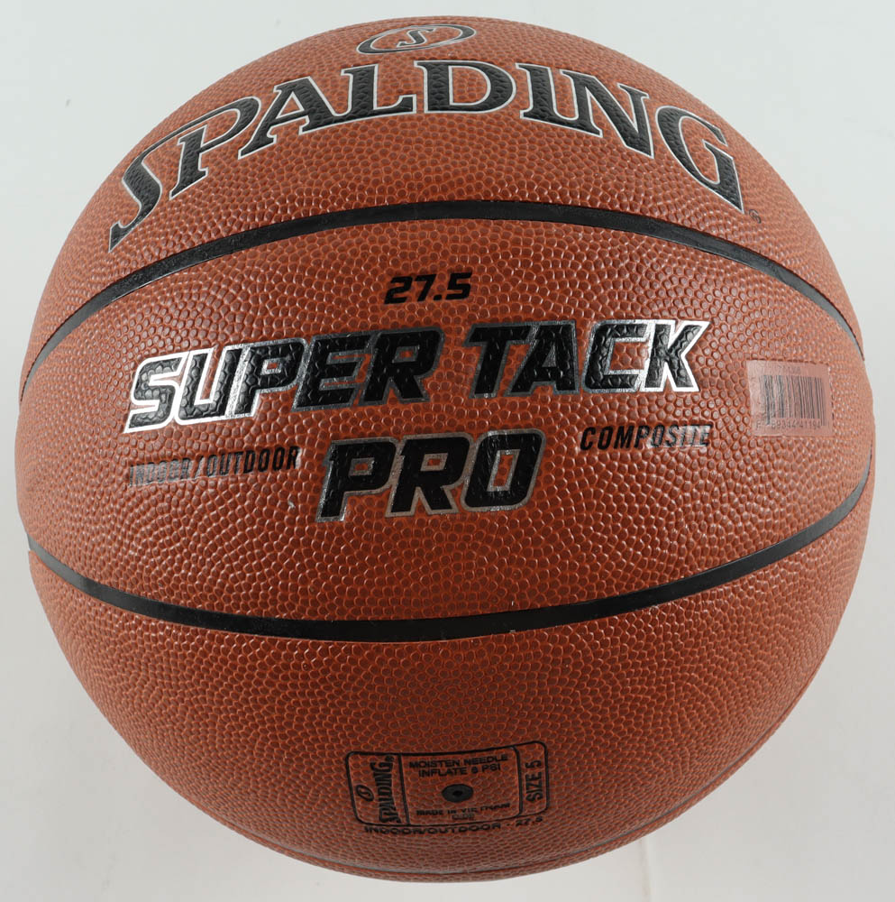 Robert Parish Signed Basketball (Beckett) at PristineAuction.com Robert Parish Signed Basketball (Beckett) at PristineAuction.com