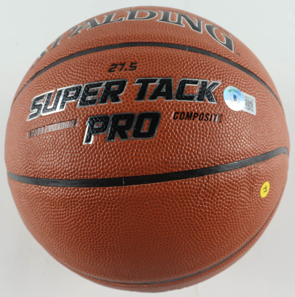 Robert Parish Signed Basketball (Beckett) at PristineAuction.com Robert Parish Signed Basketball (Beckett) at PristineAuction.com