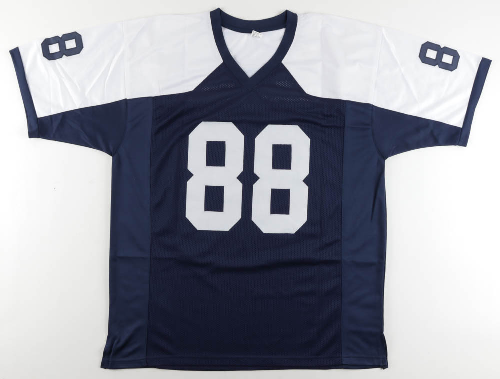 CeeDee Lamb Signed Jersey (JSA) at PristineAuction.com CeeDee Lamb Signed Jersey (JSA) at PristineAuction.com