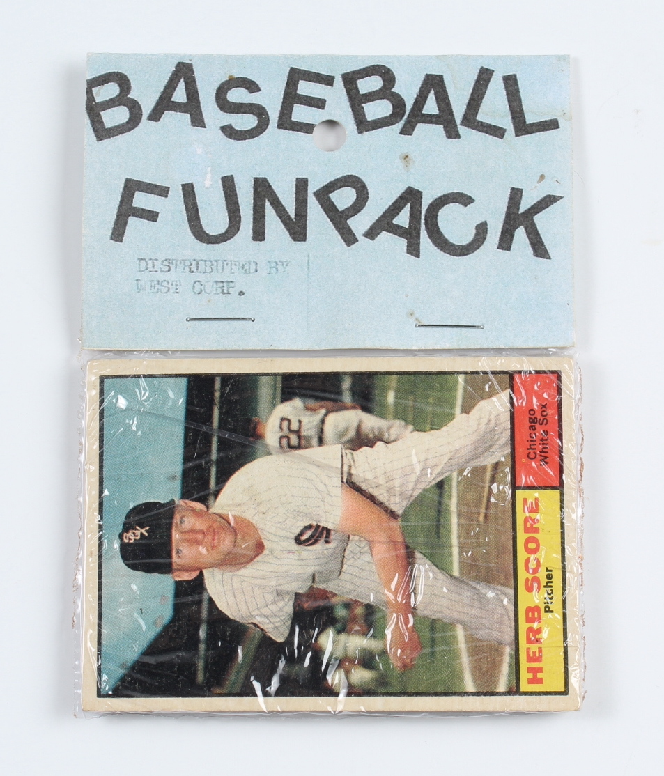 1961 Topps Baseball Card Fun Pack with (10) Cards at PristineAuction.com 1961 Topps Baseball Card Fun Pack with (10) Cards at PristineAuction.com