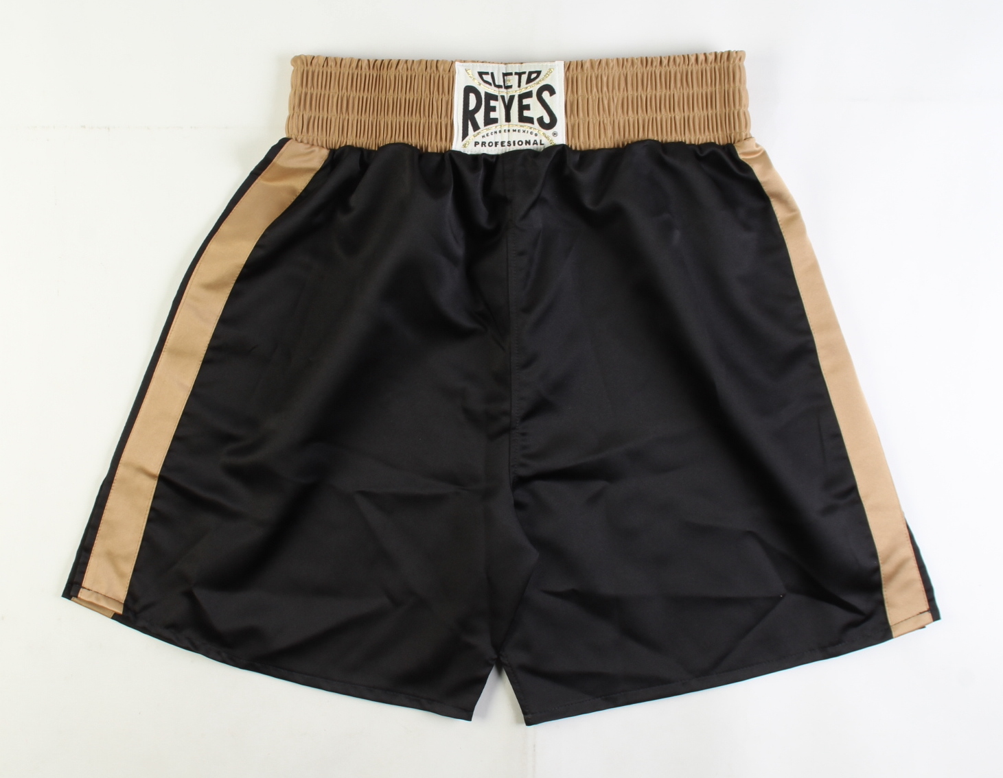 Marco Antonio Barrera & Eric Morales Signed Boxing Trunks (JSA) at PristineAuction.com Marco Antonio Barrera & Eric Morales Signed Boxing Trunks (JSA) at PristineAuction.com