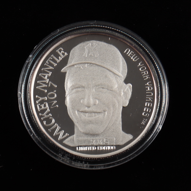 Mickey Mantle Commemorative Baseball & Medallion Set with Display Case at PristineAuction.com Mickey Mantle Commemorative Baseball & Medallion Set with Display Case at PristineAuction.com