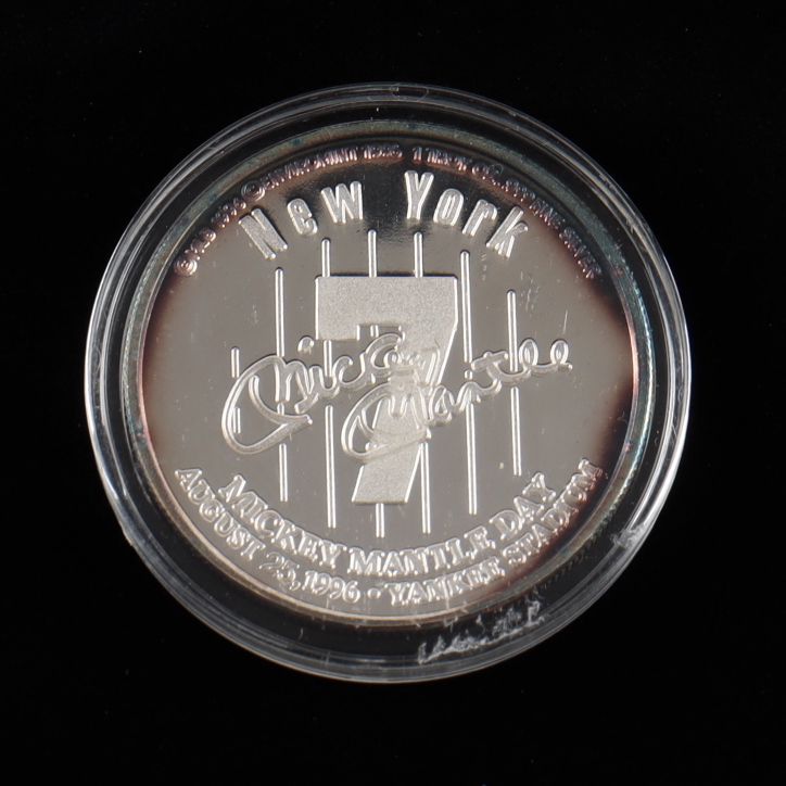 Mickey Mantle Commemorative Baseball & Medallion Set with Display Case at PristineAuction.com Mickey Mantle Commemorative Baseball & Medallion Set with Display Case at PristineAuction.com
