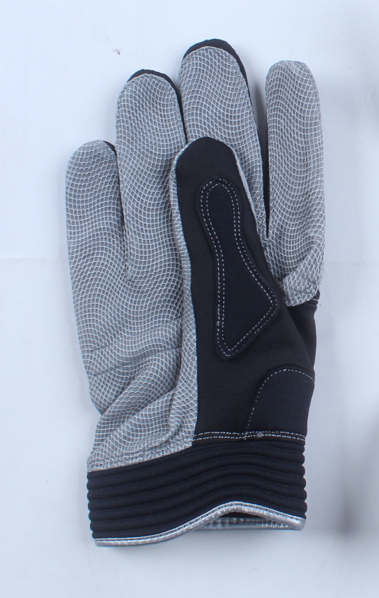 Gary Sanchez Game-Used Batting Glove (Steiner) at PristineAuction.com Gary Sanchez Game-Used Batting Glove (Steiner) at PristineAuction.com