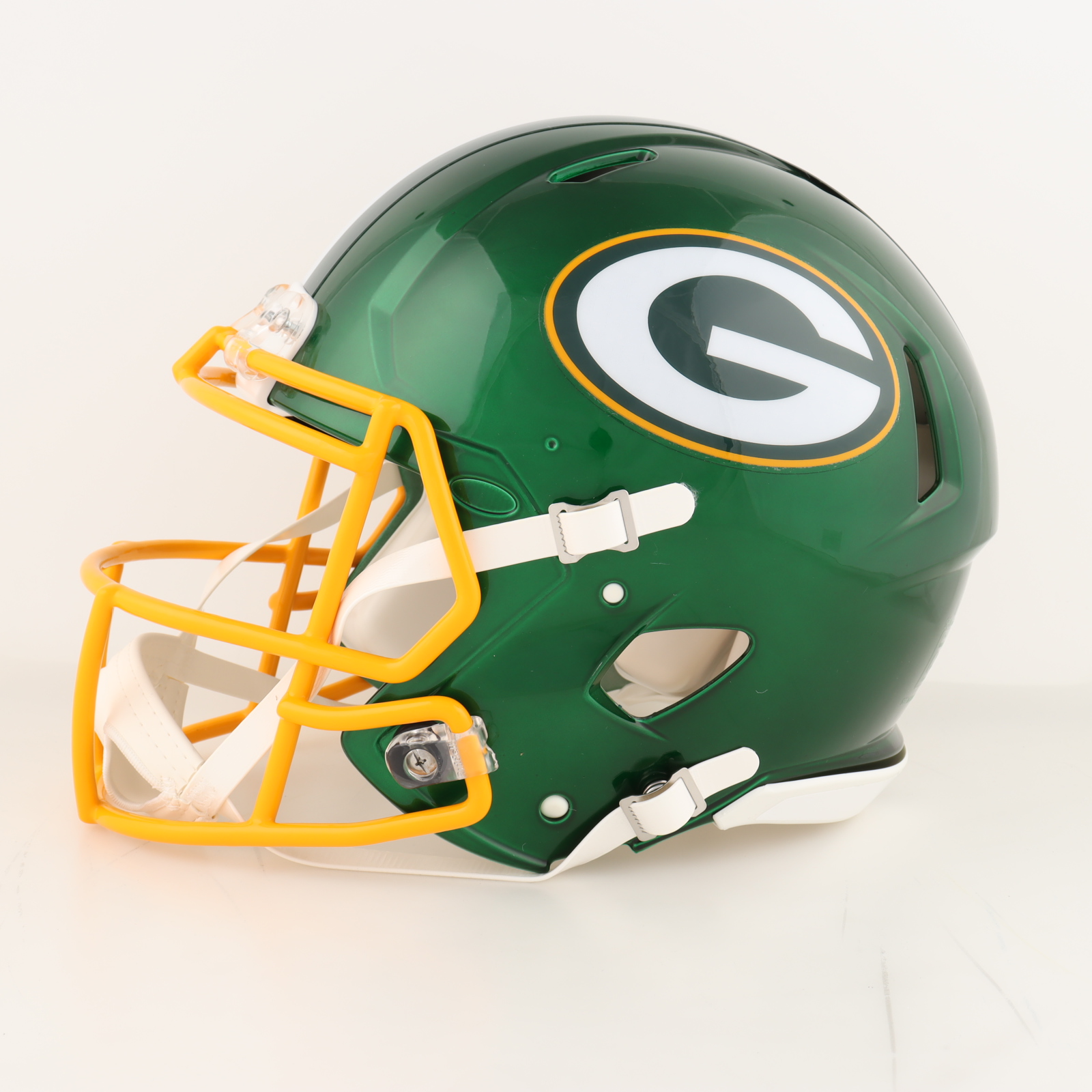 Christian Watson Signed Packers Full-Size Authentic On-Field Flash Alternate Speed Helmet (Beckett) at PristineAuction.com Christian Watson Signed Packers Full-Size Authentic On-Field Flash Alternate Speed Helmet (Beckett) at PristineAuction.com