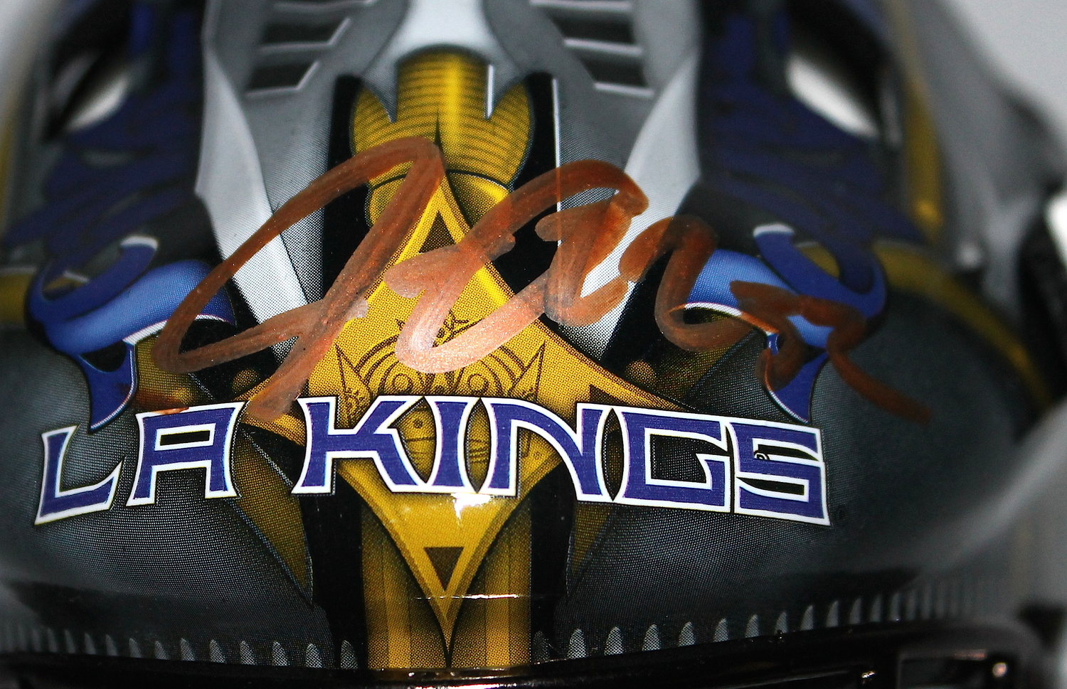 Jonathan Quick Signed Kings Mini Goalie Mask (PSA COA) at PristineAuction.com Jonathan Quick Signed Kings Mini Goalie Mask (PSA COA) at PristineAuction.com