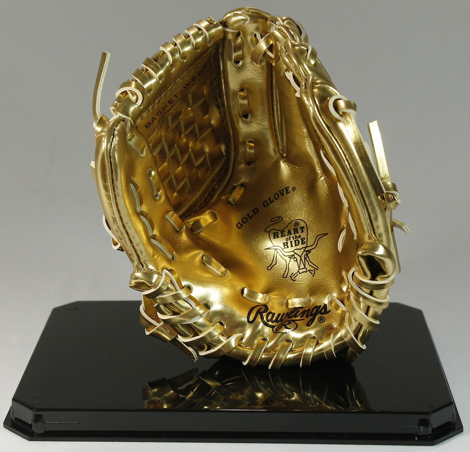Brooks Robinson Signed Rawlings Gold Glove Mini-Baseball Glove Inscribed "16x G.G." (PSA COA) at PristineAuction.com Brooks Robinson Signed Rawlings Gold Glove Mini-Baseball Glove Inscribed "16x G.G." (PSA COA) at PristineAuction.com