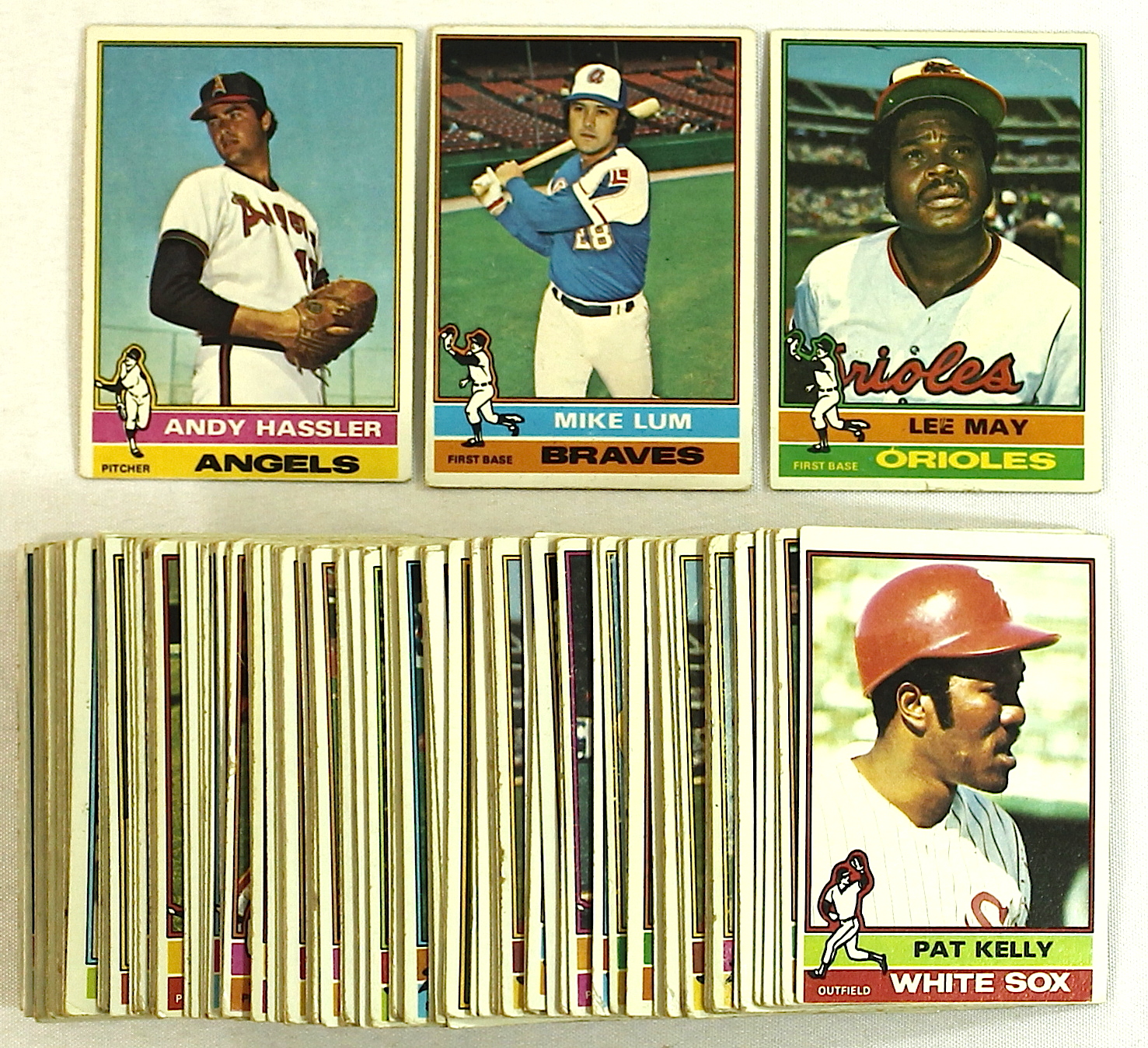Lot of (100) 1976 Topps Baseball Cards at PristineAuction.com Lot of (100) 1976 Topps Baseball Cards at PristineAuction.com