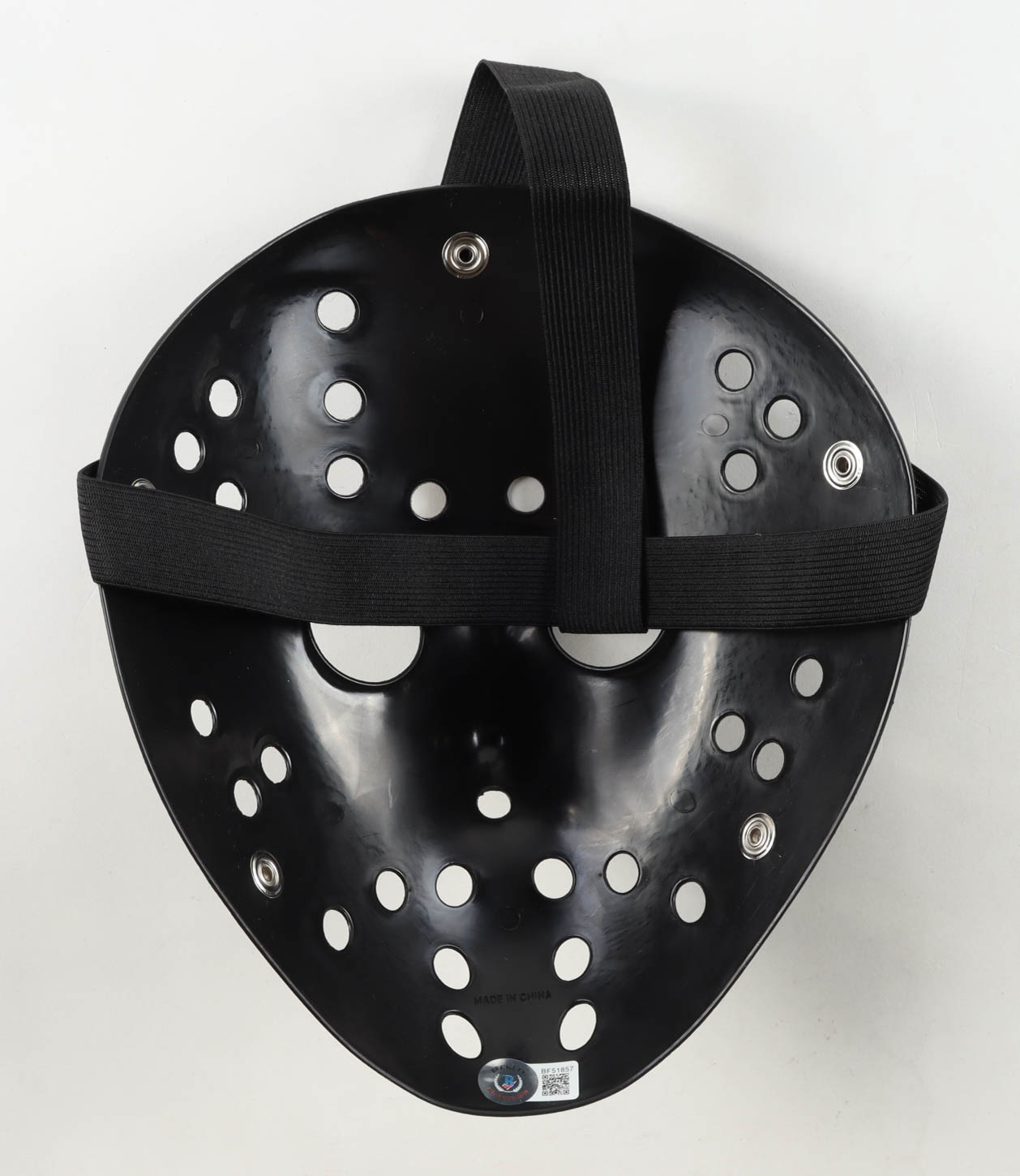 Kane Hodder Signed "Friday the 13th" Mask Inscribed "Jason 7, 8, 9, X" (Beckett) at PristineAuction.com Kane Hodder Signed "Friday the 13th" Mask Inscribed "Jason 7, 8, 9, X" (Beckett) at PristineAuction.com