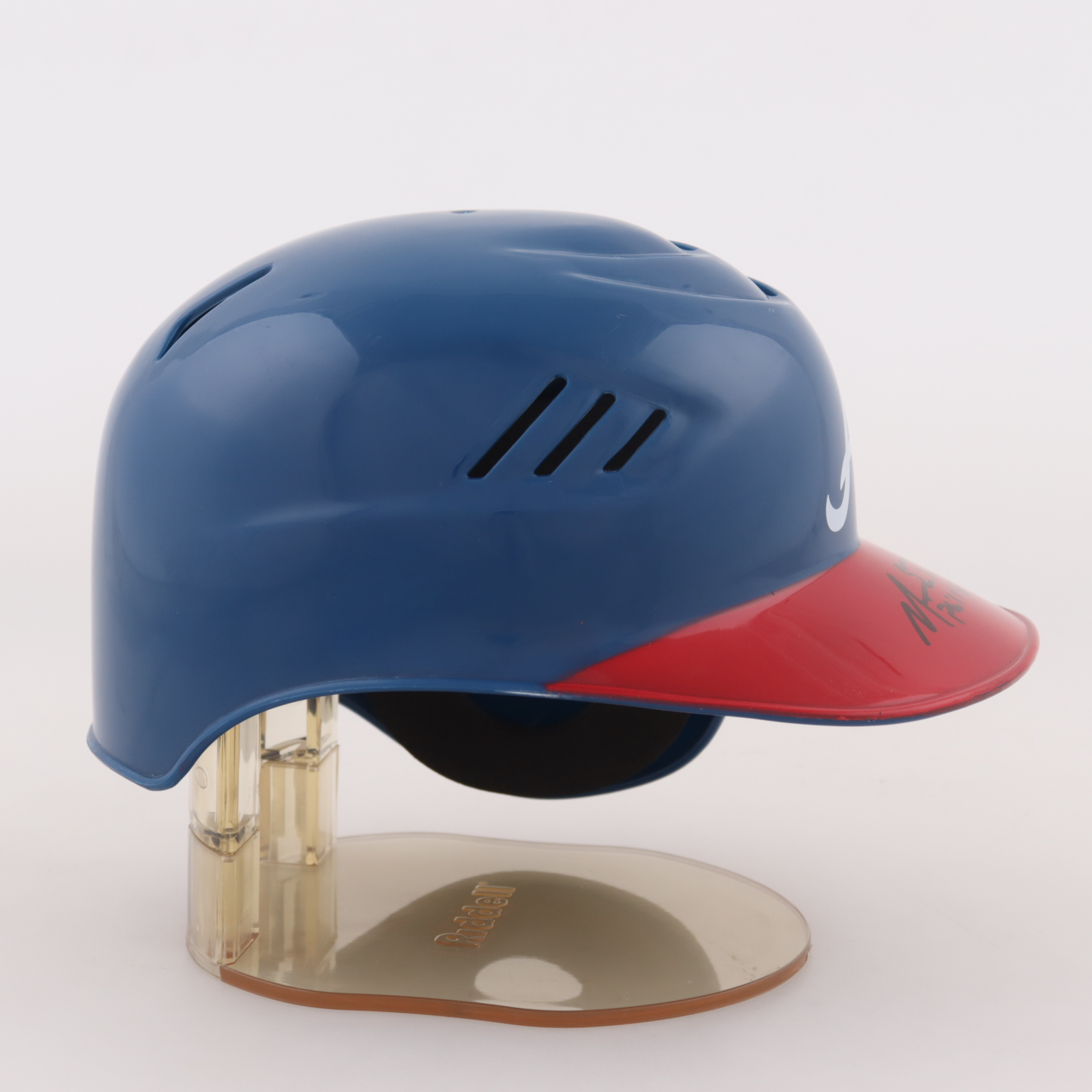 Matt Diaz Signed Braves Mini Helmet (MLB) at PristineAuction.com Matt Diaz Signed Braves Mini Helmet (MLB) at PristineAuction.com