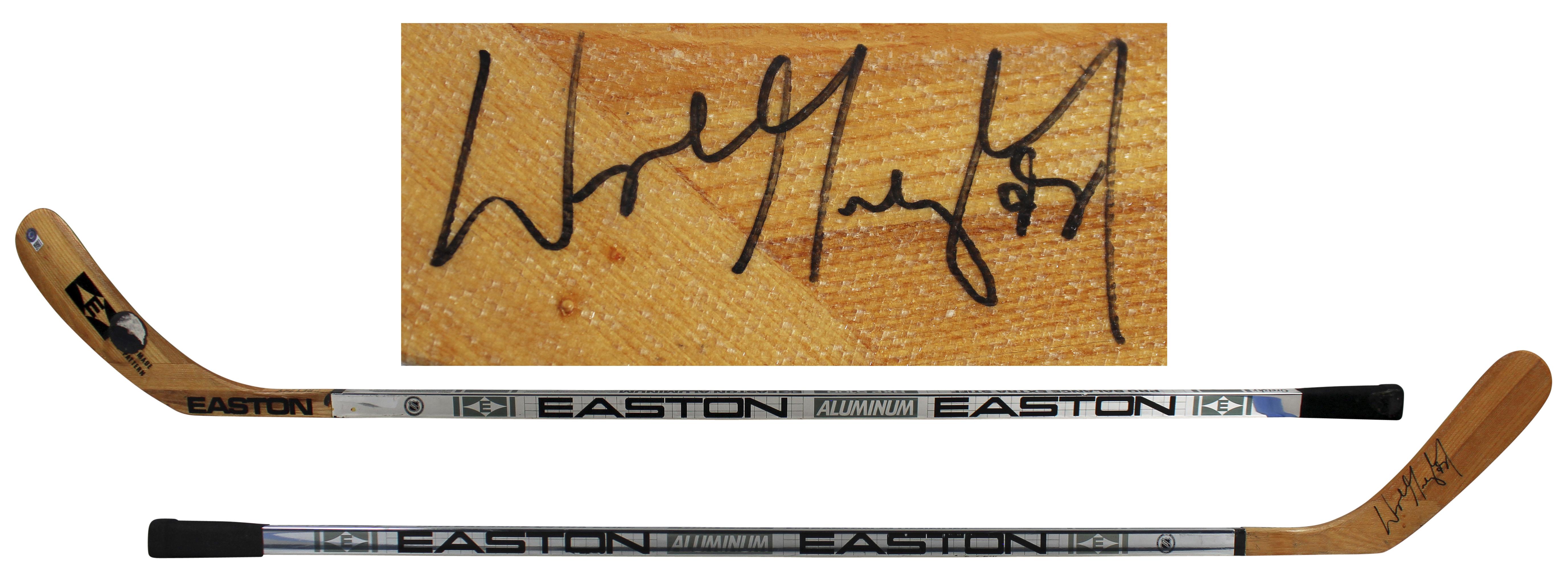 Wayne Gretzky Signed Easton Hockey Stick (Beckett) at PristineAuction.com Wayne Gretzky Signed Easton Hockey Stick (Beckett) at PristineAuction.com