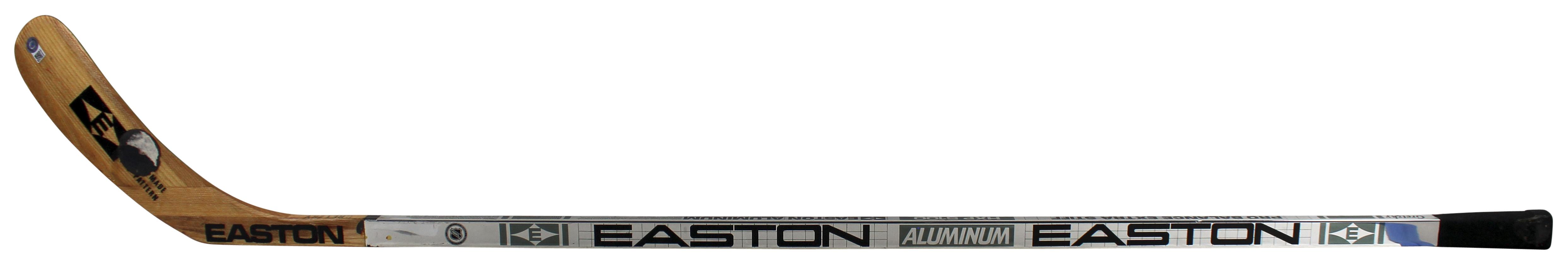 Wayne Gretzky Signed Easton Hockey Stick (Beckett) at PristineAuction.com Wayne Gretzky Signed Easton Hockey Stick (Beckett) at PristineAuction.com