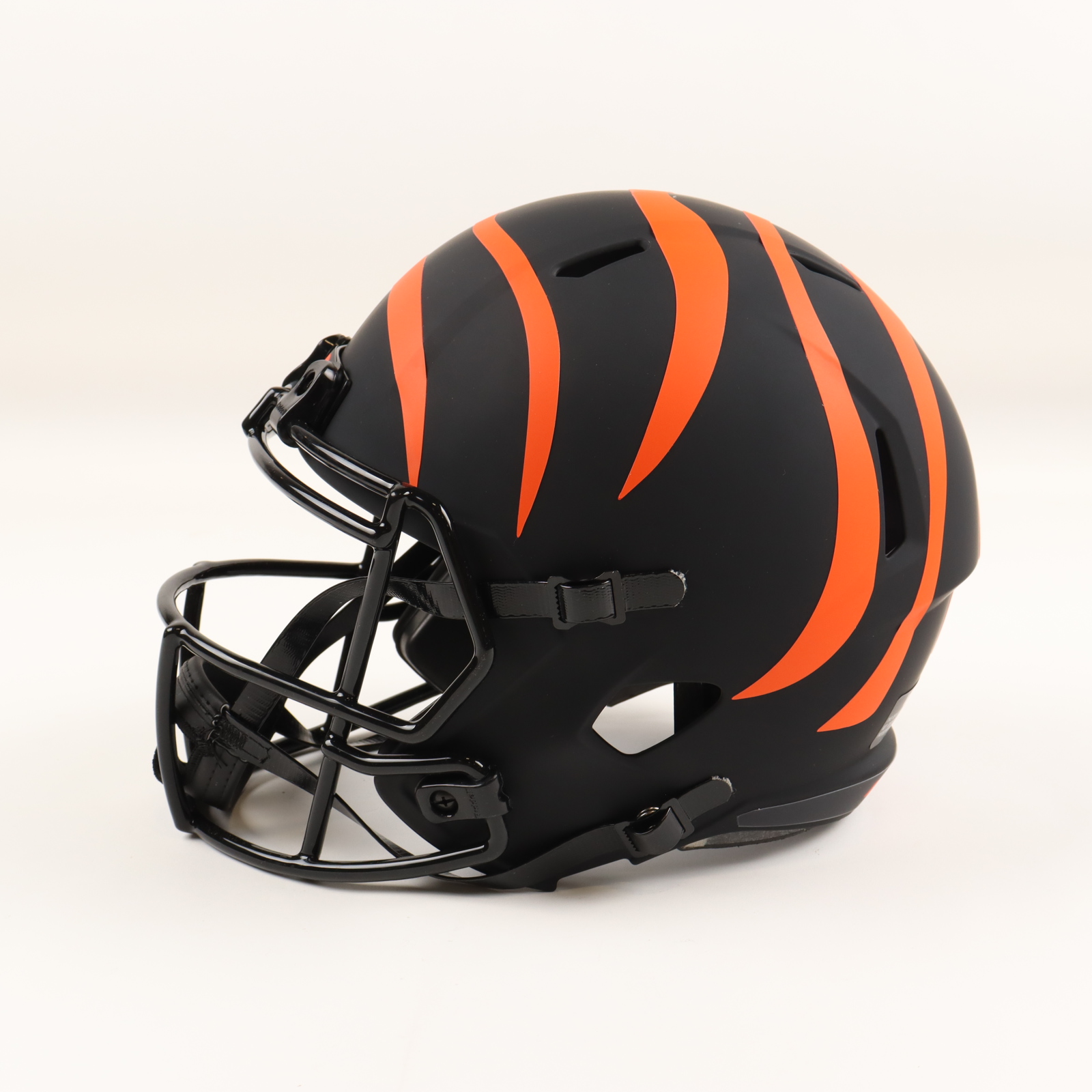 Joe Burrow Signed Bengals Full-Size Eclipse Alternate Speed Helmet (Fanatics) at PristineAuction.com Joe Burrow Signed Bengals Full-Size Eclipse Alternate Speed Helmet (Fanatics) at PristineAuction.com