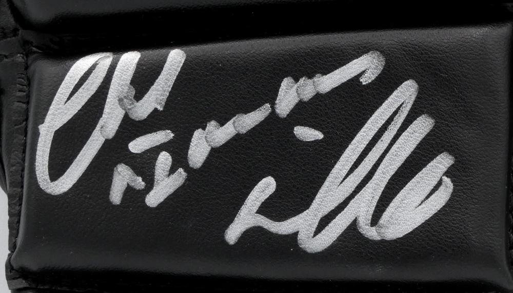 Chuck "Ice Man" Liddell Signed UFC Glove (Beckett) at PristineAuction.com Chuck "Ice Man" Liddell Signed UFC Glove (Beckett) at PristineAuction.com