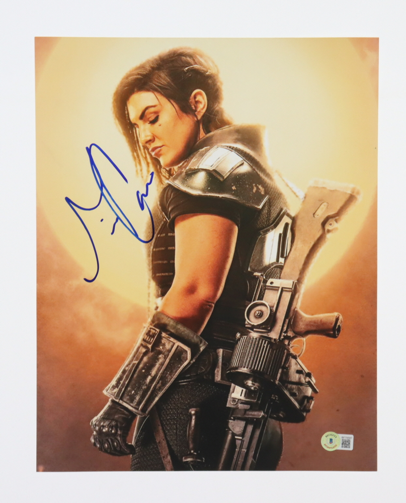 Gina Carano Signed "The Mandalorian" 11x14 Photo (Beckett) Pristine