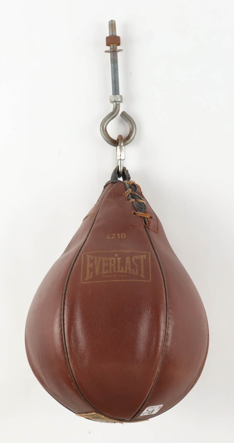 Mike Tyson Signed Vintage Everlast Boxing Speed Bag (PSA & Tyson) at PristineAuction.com Mike Tyson Signed Vintage Everlast Boxing Speed Bag (PSA & Tyson) at PristineAuction.com