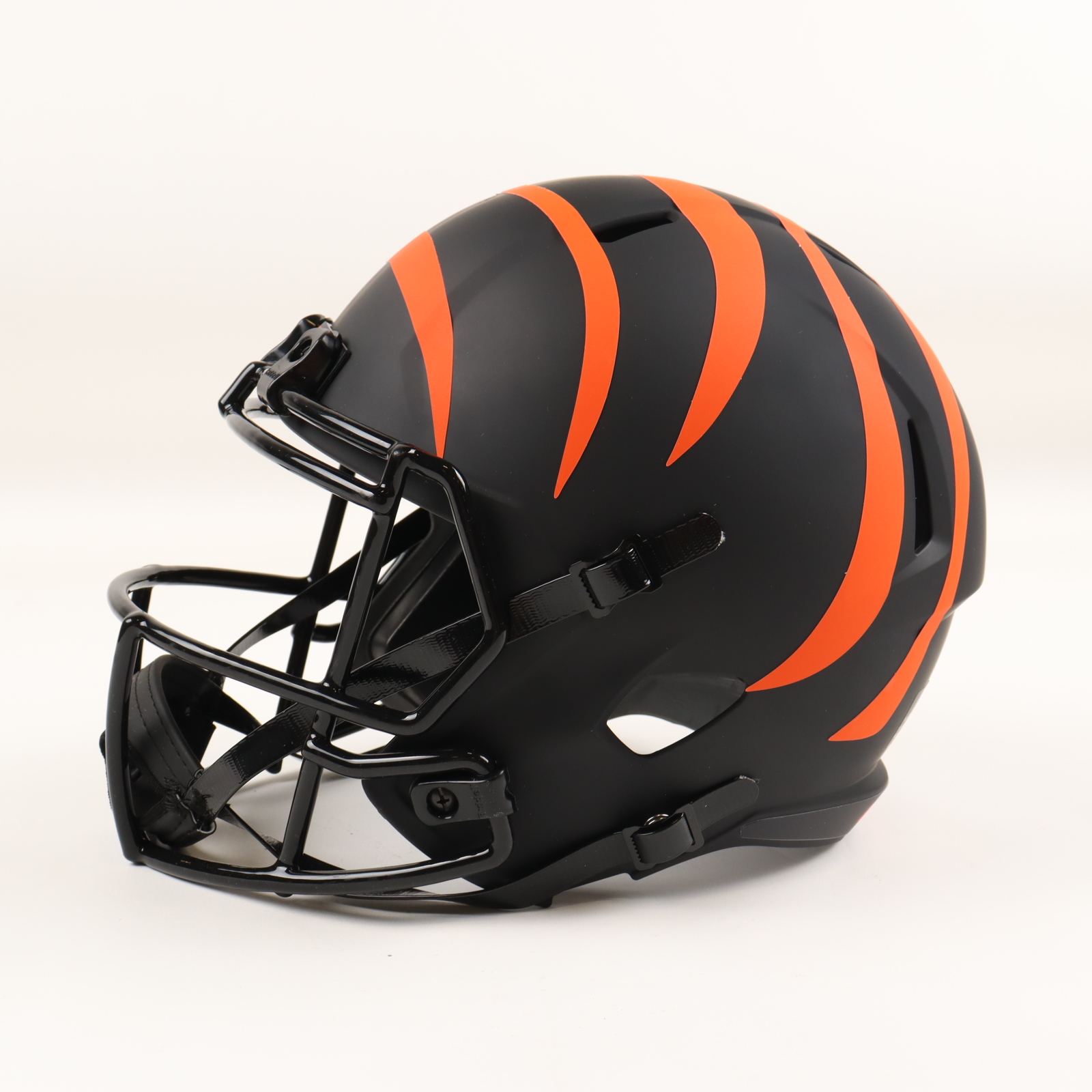 Joe Burrow Signed Bengals Full-Size Eclipse Alternate Speed Helmet (Fanatics) at PristineAuction.com Joe Burrow Signed Bengals Full-Size Eclipse Alternate Speed Helmet (Fanatics) at PristineAuction.com
