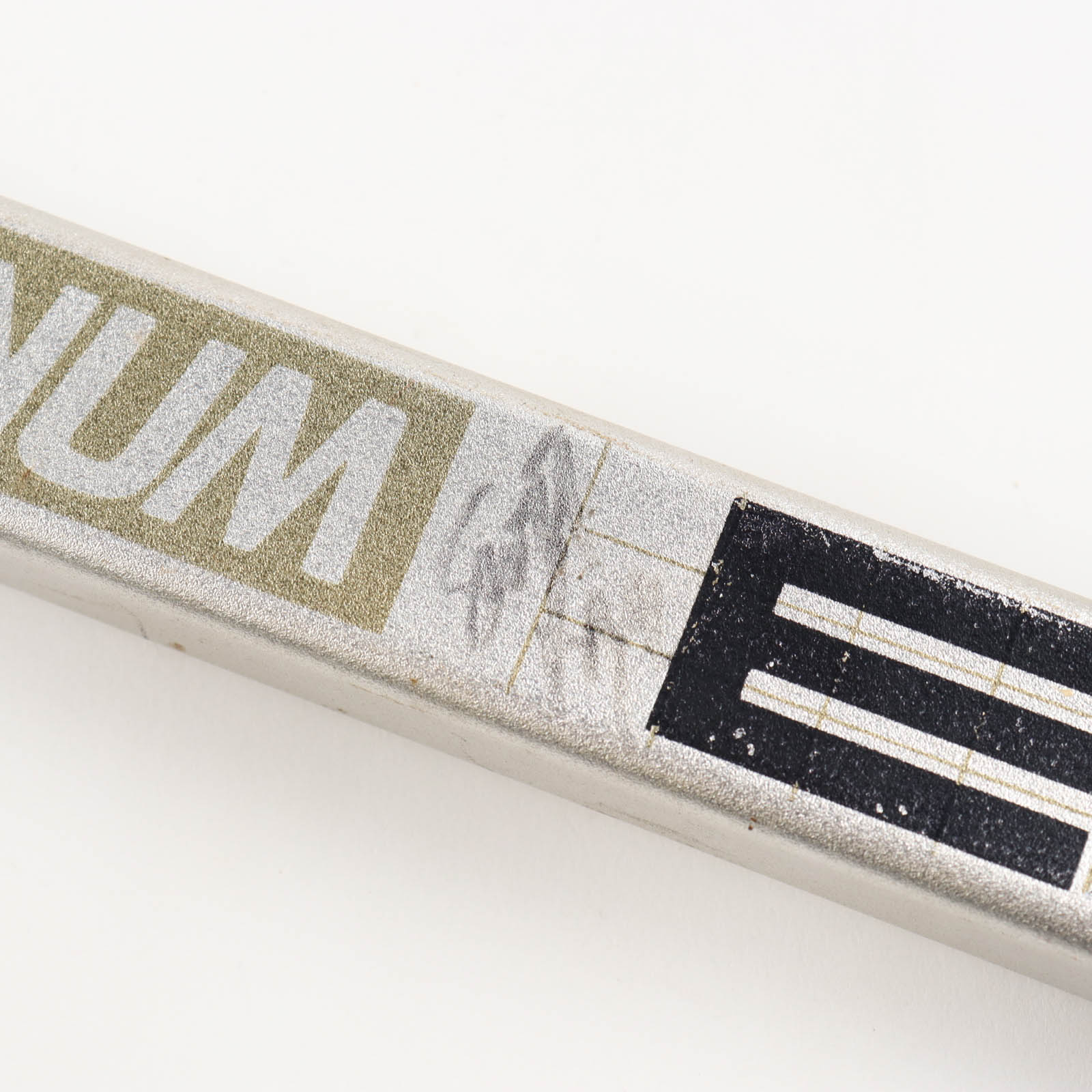 1989-90 Kings Easton Hockey Stick Team-Signed by (18) with Wayne Gretzky, Dave Taylor, Kelly Hrudey, Tony Granato (Beckett) at PristineAuction.com 1989-90 Kings Easton Hockey Stick Team-Signed by (18) with Wayne Gretzky, Dave Taylor, Kelly Hrudey, Tony Granato (Beckett) at PristineAuction.com