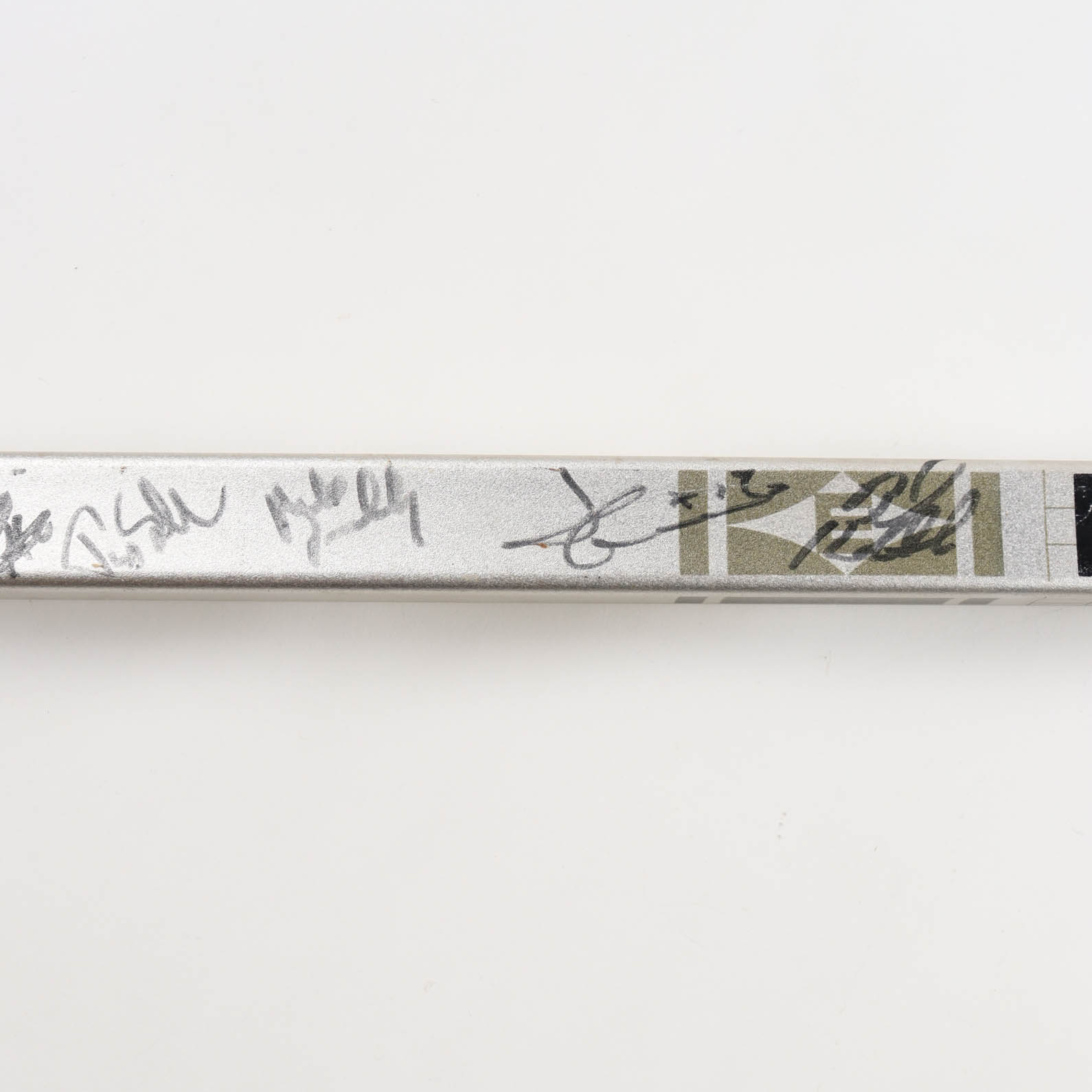 1989-90 Kings Easton Hockey Stick Team-Signed by (18) with Wayne Gretzky, Dave Taylor, Kelly Hrudey, Tony Granato (Beckett) at PristineAuction.com 1989-90 Kings Easton Hockey Stick Team-Signed by (18) with Wayne Gretzky, Dave Taylor, Kelly Hrudey, Tony Granato (Beckett) at PristineAuction.com