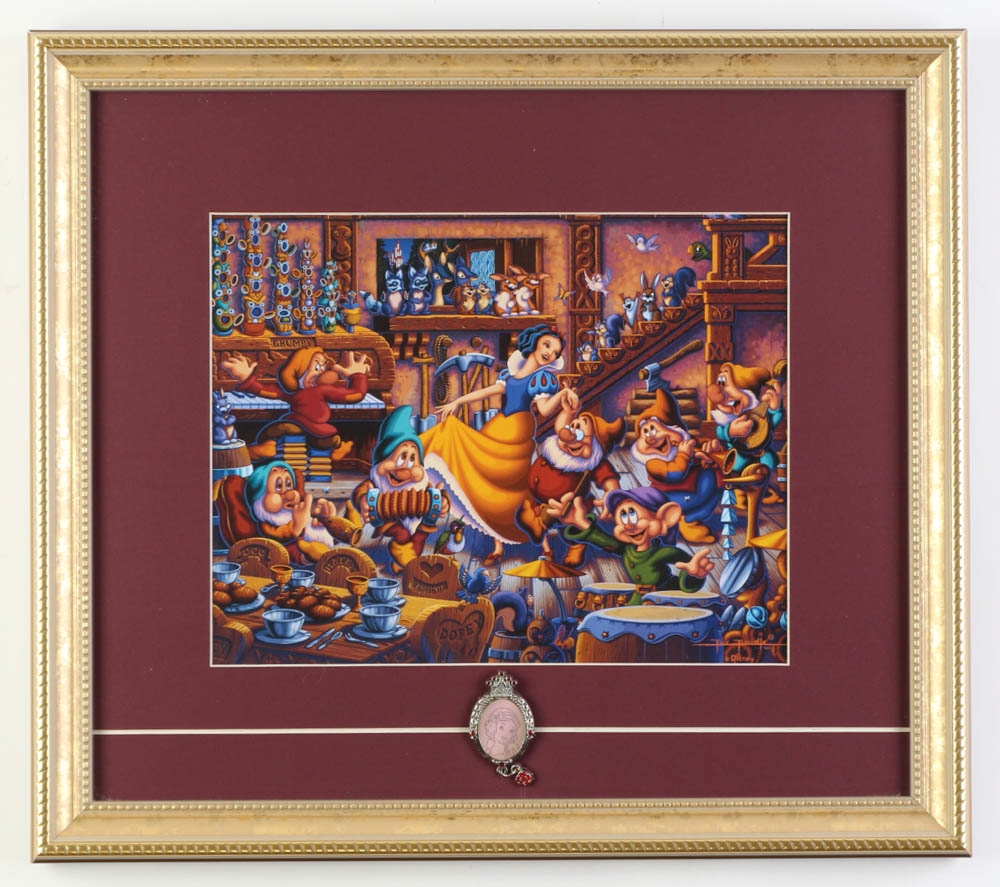Eric Dowdle "Snow White" Custom Framed Print Display with Character Pin at PristineAuction.com Eric Dowdle "Snow White" Custom Framed Print Display with Character Pin at PristineAuction.com