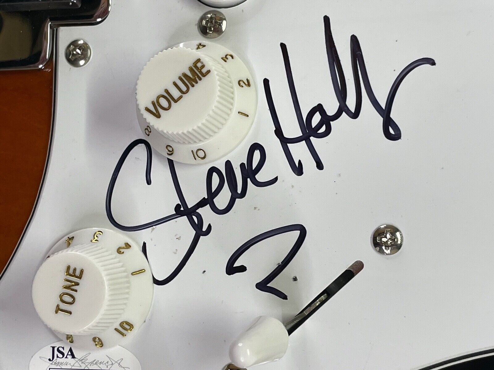 Denny Laine & Steve Holley Signed Wings Logo Electric Guitar Inscribed "Wings" (JSA) at PristineAuction.com Denny Laine & Steve Holley Signed Wings Logo Electric Guitar Inscribed "Wings" (JSA) at PristineAuction.com