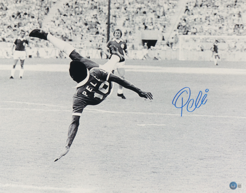 Pele Signed Team Brazil 16x20 Photo (Beckett) at PristineAuction.com Pele Signed Team Brazil 16x20 Photo (Beckett) at PristineAuction.com