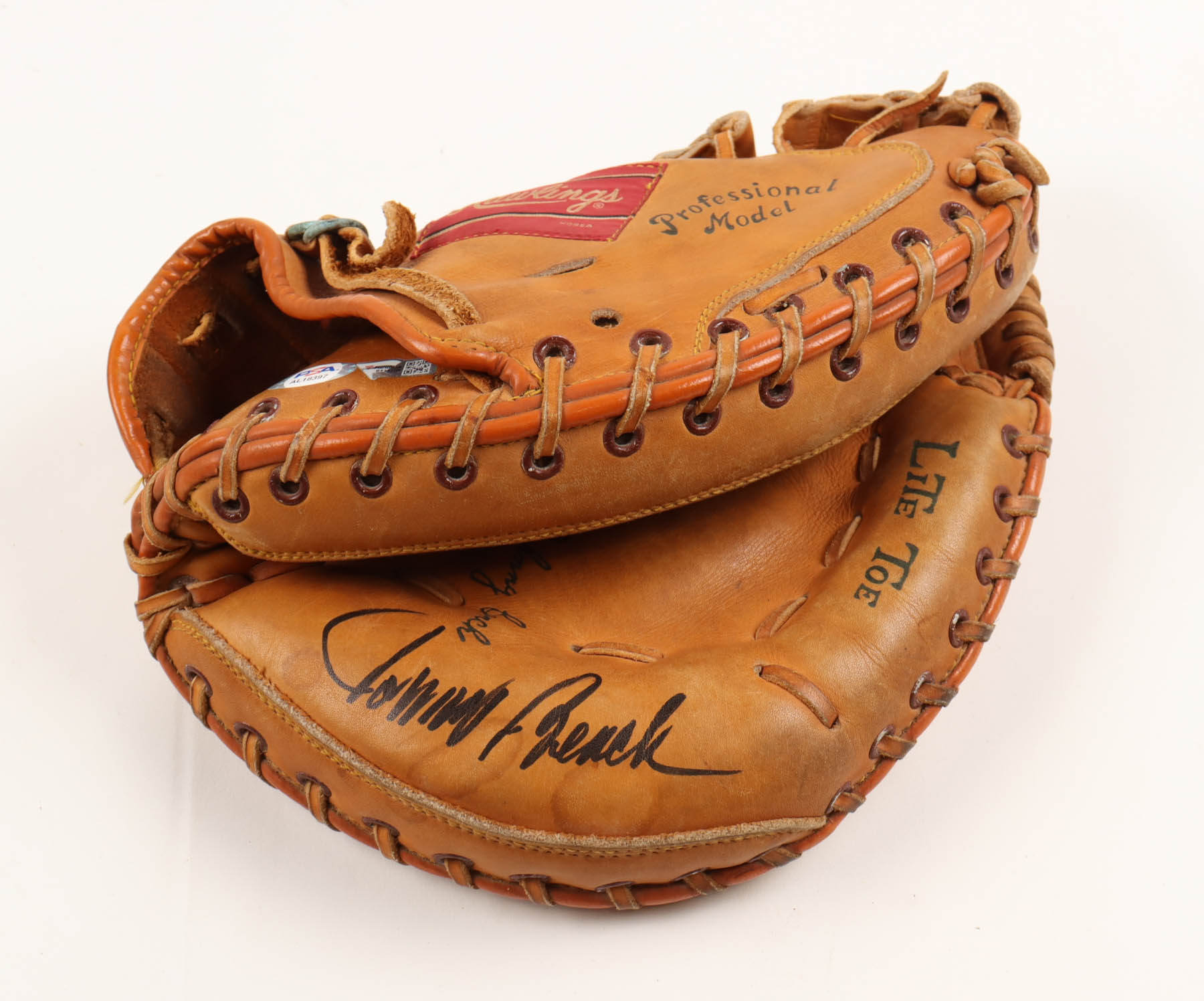Johnny Bench Signed Rawlings Vintage Baseball Glove (Fanatics & MLB) at PristineAuction.com Johnny Bench Signed Rawlings Vintage Baseball Glove (Fanatics & MLB) at PristineAuction.com