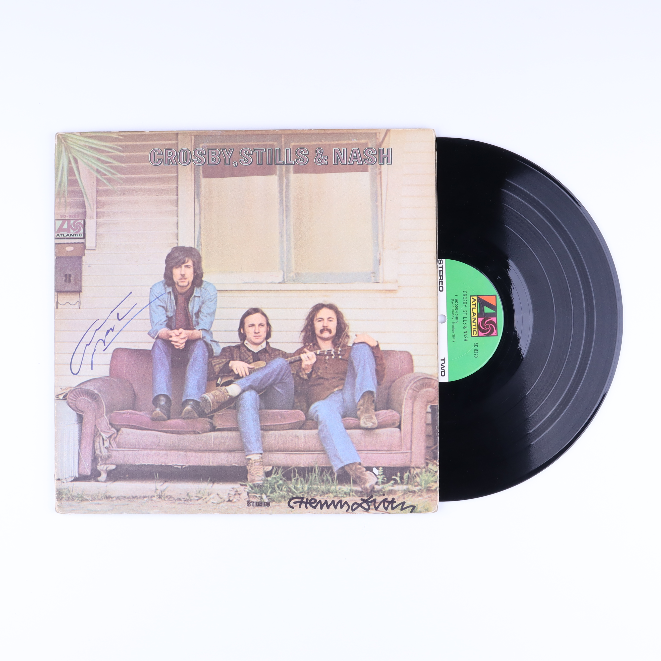 Graham Nash & Henry Diltz Signed "Crosby, Sills & Nash" 1969 LP Vinyl Record Album (JSA) at PristineAuction.com Graham Nash & Henry Diltz Signed "Crosby, Sills & Nash" 1969 LP Vinyl Record Album (JSA) at PristineAuction.com