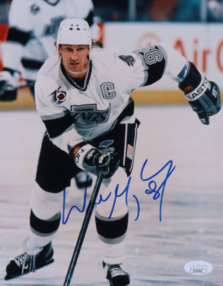 Wayne Gretzky Signed Kings 8x10 Photo (JSA) at PristineAuction.com Wayne Gretzky Signed Kings 8x10 Photo (JSA) at PristineAuction.com