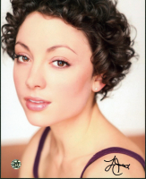 Leah Gibson Signed 8x10 Photo (Wizard World) at PristineAuction.com