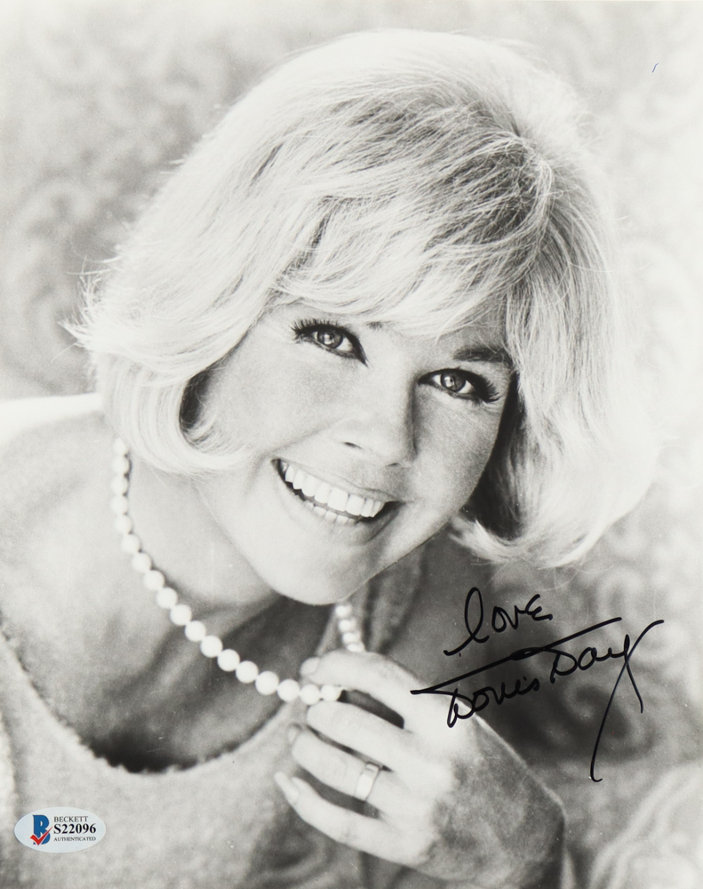 Doris Day Signed 8x10 Photo (Beckett) at PristineAuction.com Doris Day Signed 8x10 Photo (Beckett) at PristineAuction.com