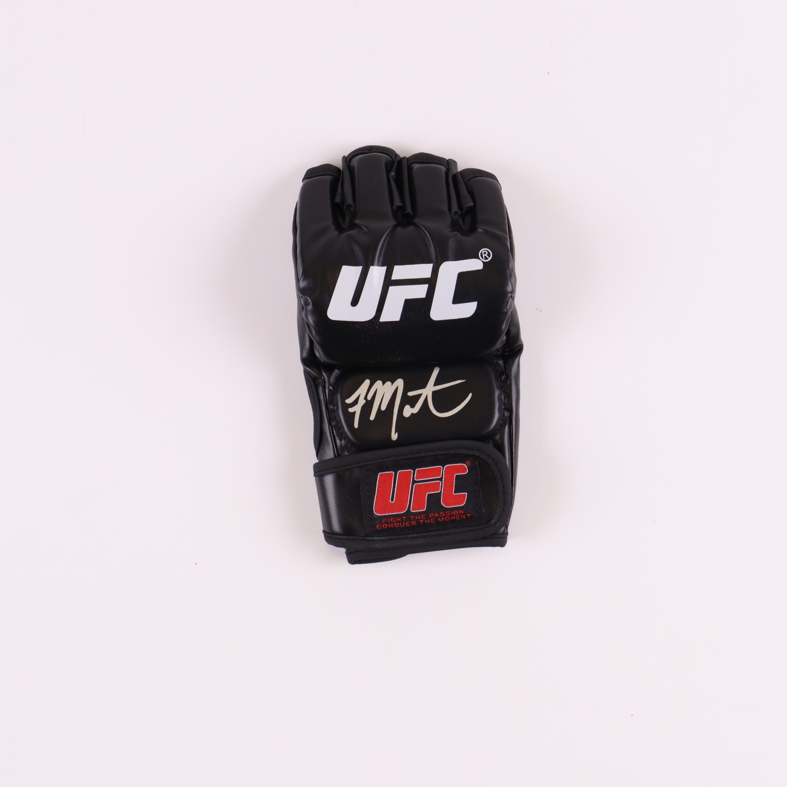 Aljamain Sterling Signed UFC Glove (JSA) at PristineAuction.com Aljamain Sterling Signed UFC Glove (JSA) at PristineAuction.com