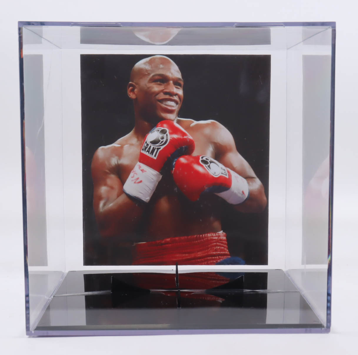 Floyd Mayweather Jr. Signed Title Boxing Shoe with Photo Display Case (Beckett) at PristineAuction.com Floyd Mayweather Jr. Signed Title Boxing Shoe with Photo Display Case (Beckett) at PristineAuction.com