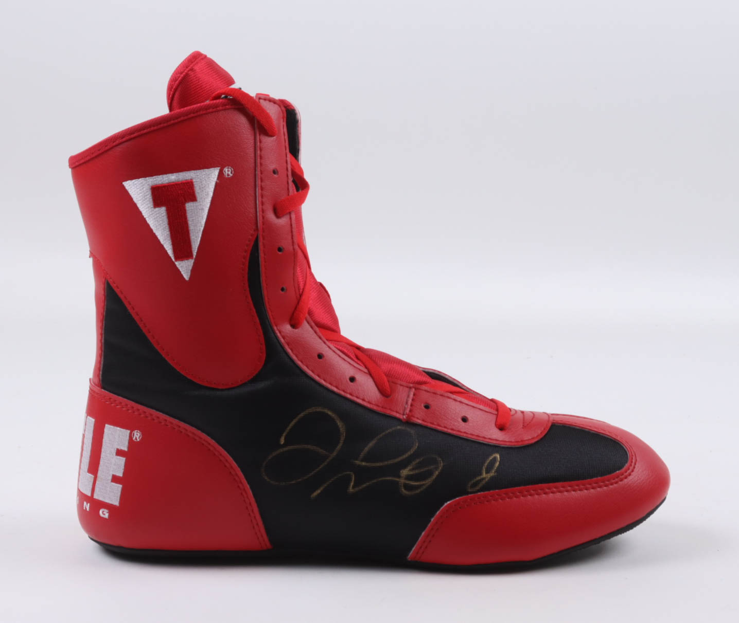 Floyd Mayweather Jr. Signed Title Boxing Shoe with Photo Display Case (Beckett) at PristineAuction.com Floyd Mayweather Jr. Signed Title Boxing Shoe with Photo Display Case (Beckett) at PristineAuction.com