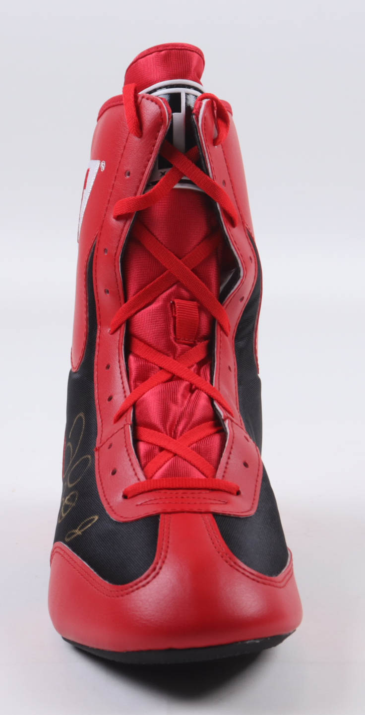 Floyd Mayweather Jr. Signed Title Boxing Shoe with Photo Display Case (Beckett) at PristineAuction.com Floyd Mayweather Jr. Signed Title Boxing Shoe with Photo Display Case (Beckett) at PristineAuction.com