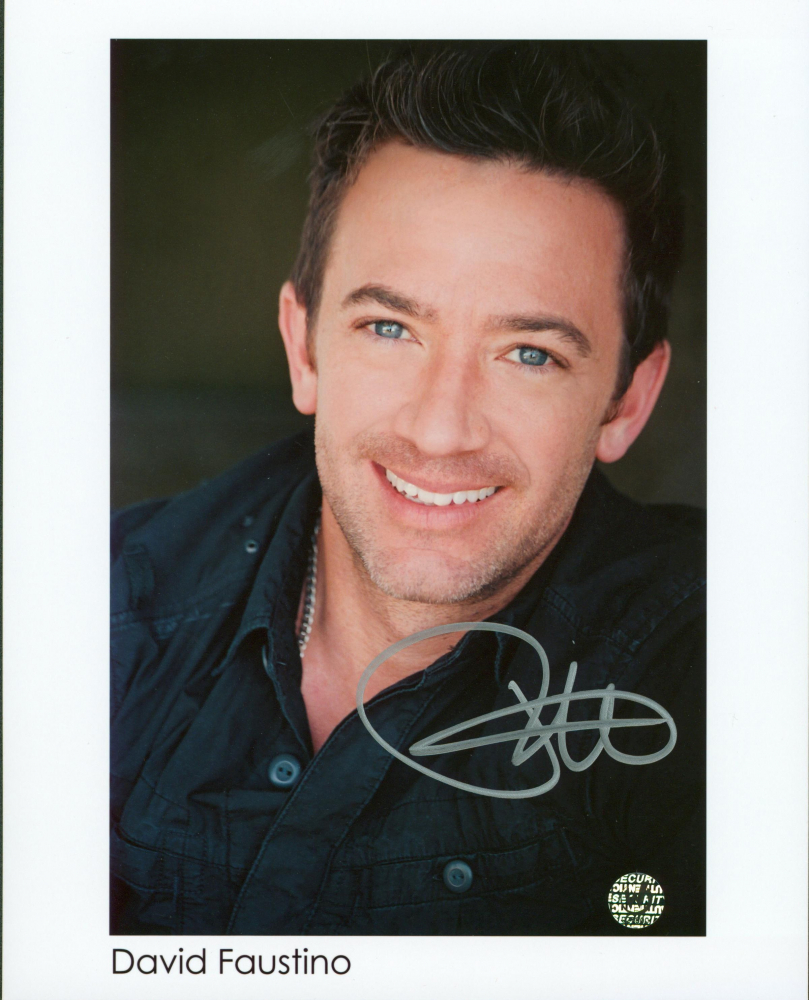 David Faustino Signed 8x10 Photo (Wizard World) | Pristine Auction