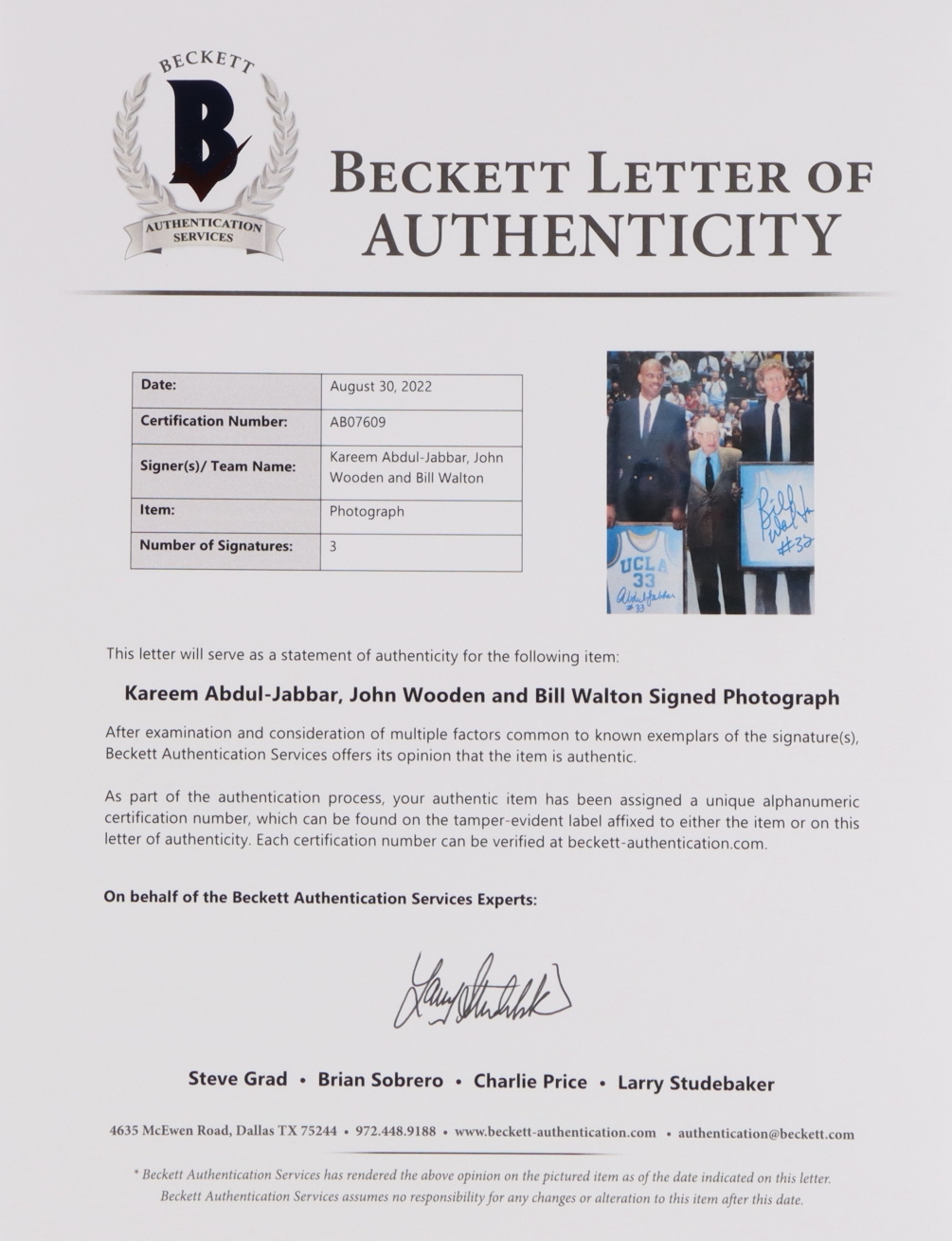 John Wooden, Kareem Abdul-Jabbar & Bill Walton Signed UCLA Bruins 8x10 Photo (Beckett) at PristineAuction.com John Wooden, Kareem Abdul-Jabbar & Bill Walton Signed UCLA Bruins 8x10 Photo (Beckett) at PristineAuction.com